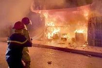 Người đàn ông tạt xăng thiêu mẹ con người tình vì ghen 