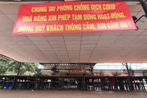 Hà Nội: Nhà hàng, quán nhậu vắng teo... treo biển nghỉ Tết sớm vì COVID-19