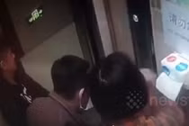 Bị bắt giam vì bôi nước bọt lên nút thang máy