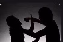 Chồng đâm vợ tử vong rồi uống thuốc diệt cỏ