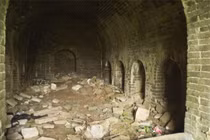 Phát hiện bình rượu giữa lăng mộ hoàng tử: Đội khảo cổ vừa mở nắp đã thót tim