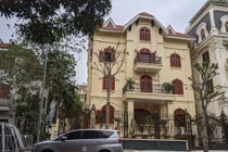 Hà Nội: Quận Cầu Giấy than "khó xử lý" biệt thự khủng vi phạm bất chấp hoàn thiện?