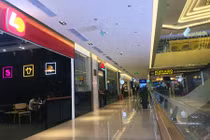 Trung tâm thương mại, khu vui chơi ở Hà Nội vắng tanh giữa dịch corona