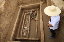 Phát hiện bộ xương người khổng lồ hơn 5.000 tuổi ở Trung Quốc 