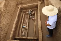 Phát hiện bộ xương người khổng lồ hơn 5.000 tuổi ở Trung Quốc 