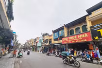 Mặt bằng "đất vàng" phố cổ Hà Nội giảm giá cho thuê… vẫn ế