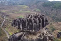 Giải mã khối đá hàng chục tấn giữ thăng bằng trên điểm tựa 30-50cm 