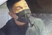 Hà Nội: Truy tìm đối tượng cướp giật tài sản tại cửa hàng vàng