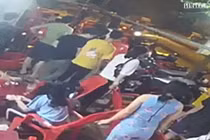 Học sinh uống trà sữa bị đâm chém, nhiều người thương vong