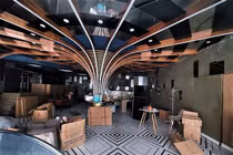 Karaoke lo bị xóa sổ, rạp phim nguy cơ phá sản