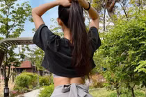 Hot girl khiến 1 triệu fan “mê mệt” vì mặc quần “gây ảo giác” chạy bộ buổi sáng