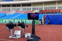 Cận cảnh công nghệ VAR trên sân Mỹ Đình trước giờ bóng lăn