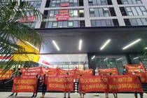 Cư dân Dreamland Bonanza Hà Nội căng băng rôn tố CĐT lừa đảo