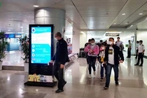 Cận cảnh bên trong sân bay Tân Sơn Nhất giữa mùa dịch nCoV