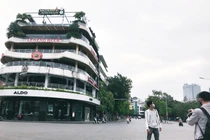 Cảnh tượng có 1-0-2 tại các điểm kinh doanh đông nhất nhì HN sau lệnh đóng cửa Covid-19