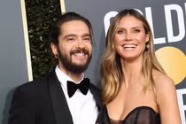 Những cặp "phi công trẻ - máy bay bà già" nổi tiếng Hollywood