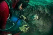 Phát hiện kho báu trong ngôi đền cổ bị thất lạc