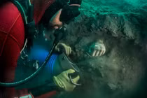 Phát hiện kho báu trong ngôi đền cổ bị thất lạc