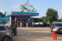 Phong tỏa cây xăng ở Bà Rịa - Vũng Tàu để điều tra việc trộn hoá chất