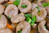 Bồi bổ tỳ vị với thịt bò và 2 loại củ có canxi cao