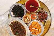 Phương Oanh vẫn gây sốt với clip nấu ăn triệu view cho Shark Bình