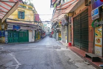 Hà Nội mùa dịch, quán xá 'vắng tanh như chùa Bà Đanh' ngày cuối tuần