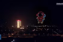 Video: 300 drone chào đón học sinh trở lại sau đại dịch 