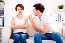 Chồng gia trưởng còn “bủn xỉn” với nhà ngoại