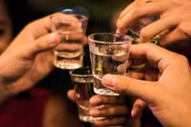 Cách uống rượu không hủy hoại sức khỏe, người trẻ nhất định nên đọc