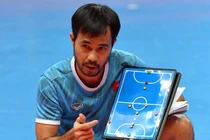 FIFA mua vé cho HLV Phạm Minh Giang về Việt Nam