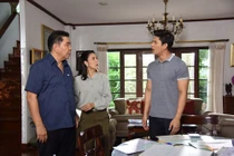 Thấy con gái bị đánh, bố vợ lao vào tát con rể rồi nói một câu khiến anh sợ