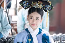 Vị phi tần bị giáng chức vẫn ở hậu cung qua 4 đời Hoàng đế