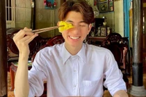 Chàng trai tạo tác những chiếc váy làm từ bánh miền Tây 