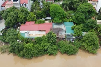 La liệt công trình xây lấn chiếm đất hành lang sông Nhuệ: Xử lý ra sao?