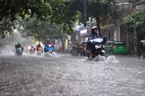 Bão số 4 giật cấp 11 di chuyển theo hướng Bắc