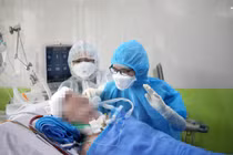 Chiều 30/5: Không có ca mới, phổi nam phi công người Anh phục hồi 40%