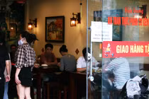Nhà hàng, quán ăn ở HN nhộn nhịp đón khách sau chuỗi ngày cách ly xã hội