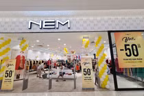 Black Friday: Hàng hiệu đua nhau treo biển giảm giá kịch sàn