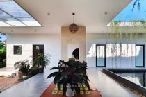 Con trai KTS xây nhà vườn có ao nhỏ tặng cha mẹ dưỡng già 