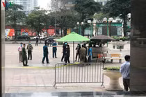 Hà Nội phong tỏa cả tòa nhà 34T Hoàng ĐạoThúy vì có 1 người nghi mắc Covid-19