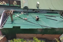 Hà Nội: Công trình bị tố “nuốt” cột điện, vi phạm TTXD?