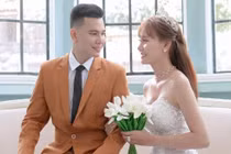 Cô gái TP.HCM cưới chàng shipper nhờ nghiện mua sắm