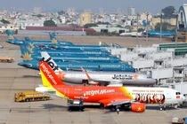 Giá vé máy bay 'nhảy múa', chặng Hà Nội - TP.HCM giá 5,5 triệu đồng