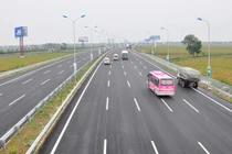 Ông trùm cao tốc VEC “chặn đường, ép lái xe đi vòng trả phí” làm ăn sao?