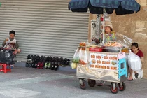 Hàng rong ở TP HCM tiềm ẩn nguy cơ mất an toàn vệ sinh thực phẩm