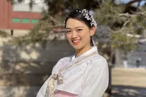Ngắm Hoa khôi bóng chuyền Thu Hoài cực xinh với áo Hanbok