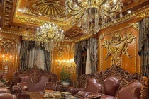 Thực hư lâu đài dát vàng 'từ đầu đến chân' của đại gia Việt 'mệnh Hỏa' 