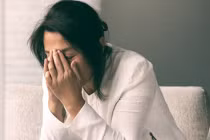 Phụ nữ có gan yếu thường xuất hiện 6 dấu hiệu