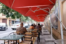 Bắc Ninh: Hàng quán “nuốt chửng” vỉa hè để kinh doanh 