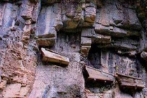 “Bí ẩn quan tài treo” khiến cộng đồng khảo cổ học sửng sốt